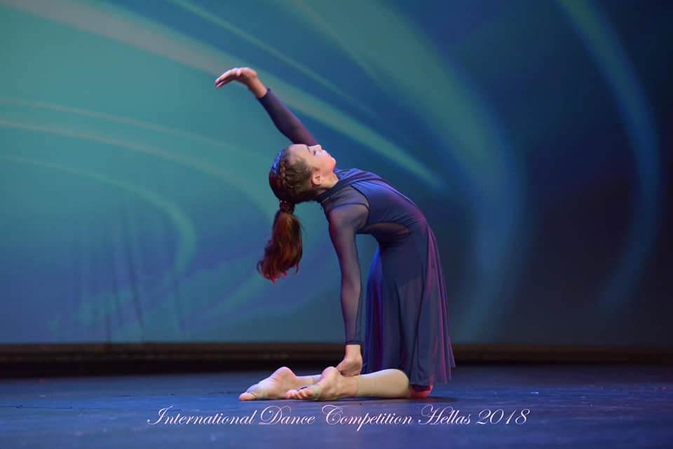 Contemporary dancing competition-4